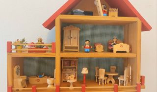 Casita muñecas madera años 80