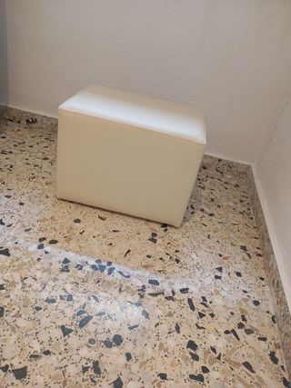 Banco blanco piel sintética