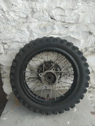 Llanta trasera pit bike