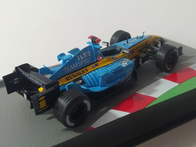 Renault R25 a escala 1:43 (Salvat)