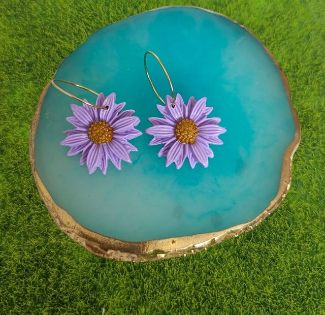 Pendientes aro margarita - dorados, morados