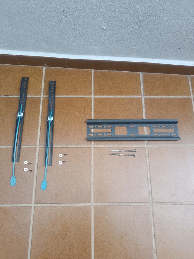 TV LG 32" con TDT + Soporte pared