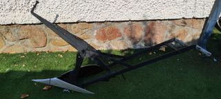 Arado antiguo hierro - herramienta agrícola