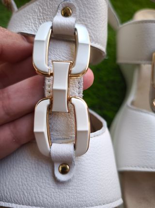 Sandalias blancas iMac