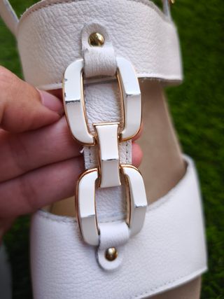 Sandalias blancas iMac