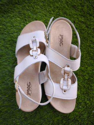 Sandalias blancas iMac