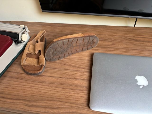 Sandalias planas ZARA marrón. talla 34