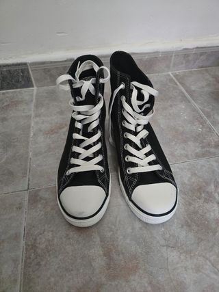 Zapatillas Skechers negras altas