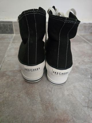 Zapatillas Skechers negras altas