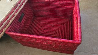 Cesta mimbre roja - Decoración