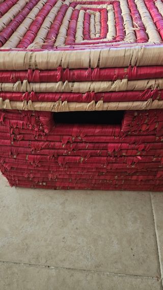 Cesta mimbre roja - Decoración