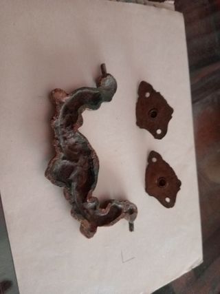 Tirador bronce antiguo