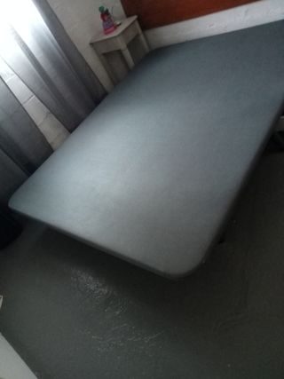 Base tapizada gris 1,50m