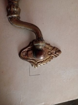 Tirador bronce antiguo