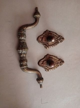 Tirador bronce antiguo