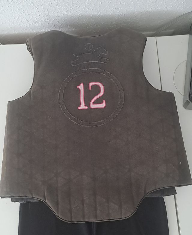 Chaleco y pantalon hipica infantil