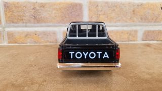 Toyota Hilux GL - Coche escala