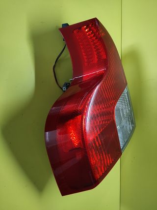 PILOTO TRASERO IZQUIERDO VOLVO XC90 D5