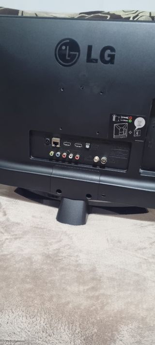 TV LG 22" - Pantalla negra