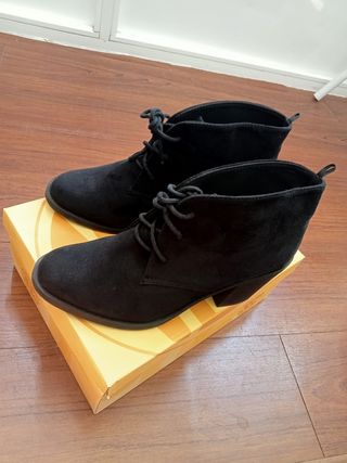 Botines negros de ante, 39