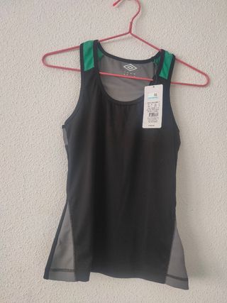 Camiseta Umbro running negra - gris
