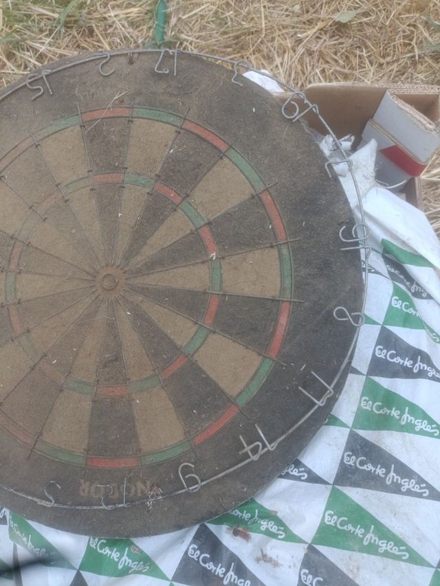 Diana dardos antigua sin dardos.