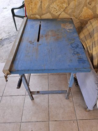 Mesa de corte madera antigua