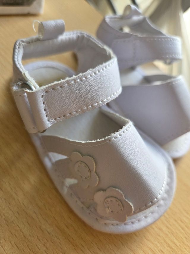Sandalias bebé niña blancas talla 18-19
