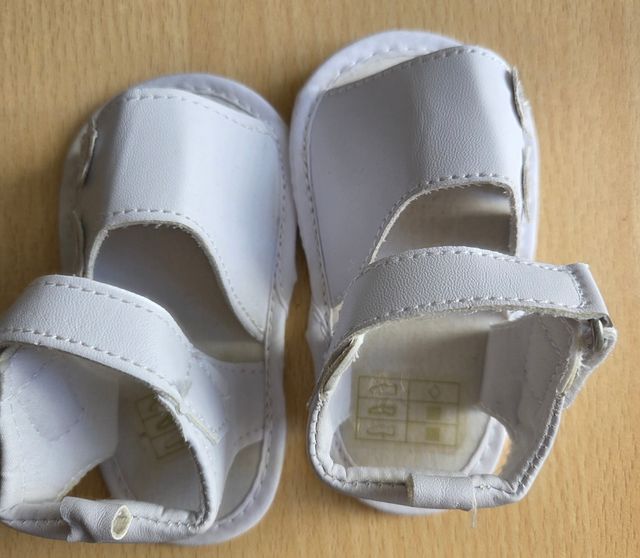 Sandalias bebé niña blancas talla 18-19