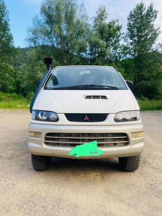Mitsubishi Space Gear 2000