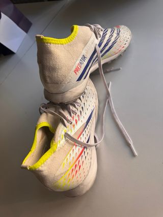 Chuteiras Adidas Predator - brancas