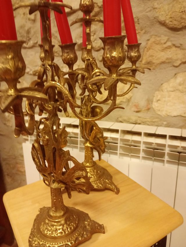 2 candelieri in bronzo dorato a 5 bracci