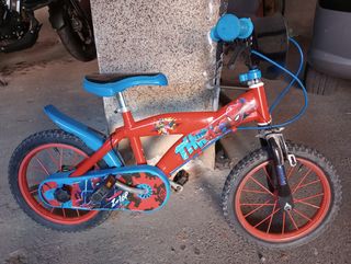 Se vende bicicleta de niño.
