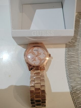 Reloj Guess oro rosa