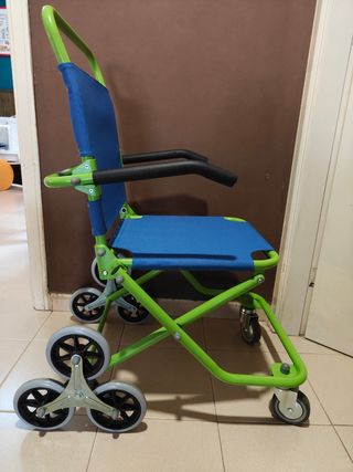 Silla de ruedas de transporte. Nueva. Sin uso.