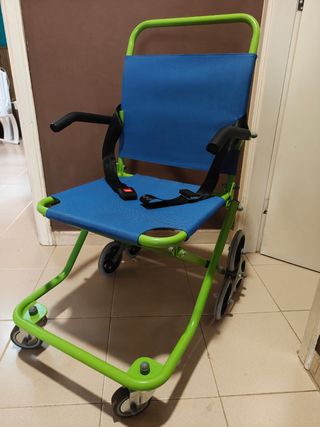 Silla de ruedas de transporte. Nueva. Sin uso.