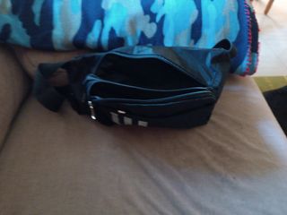 Riñonera deportiva negra