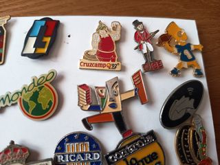 22 Pins Vintage Coleccionables