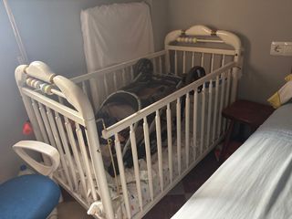 Cuna bebé blanca con colchón