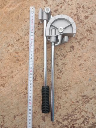 Curvador de tubos manual
