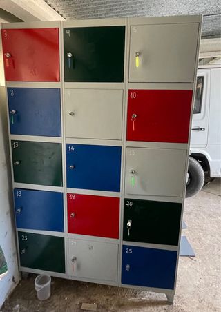 Taquillas metálicas - 15 unidades. dispongo de 2