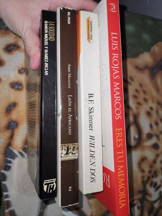 Libro (diferente temática) 