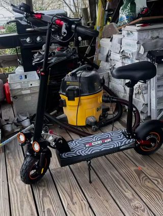 Patinete eléctrico con asiento