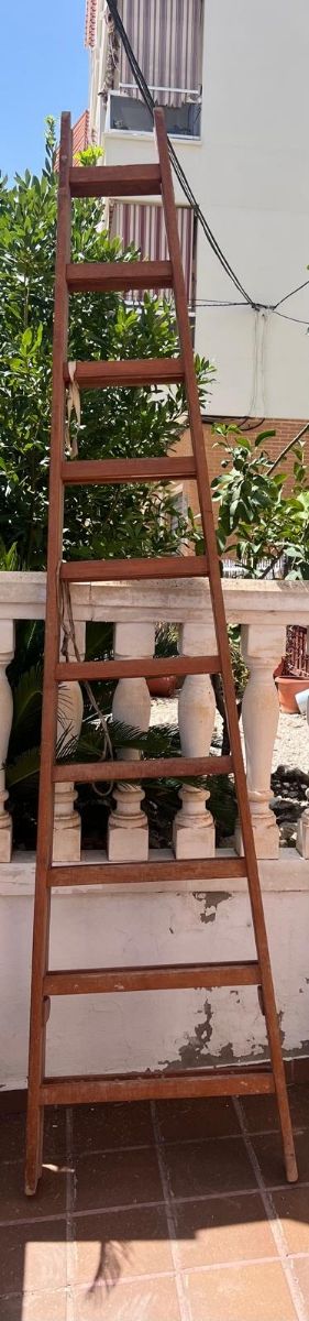 Escalera madera en perfecto estado de 3m
