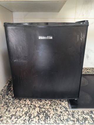 Mini nevera Universalblue - Negra