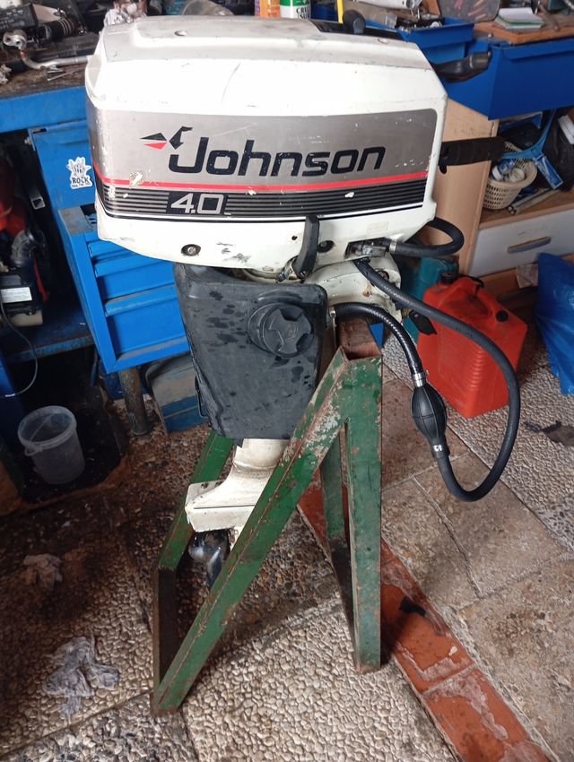 Motor fueraborda Johnson 4cv 2T