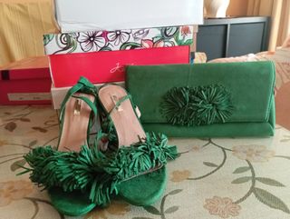 Zapatos y bolso verdes a estrenar con etiquetas 