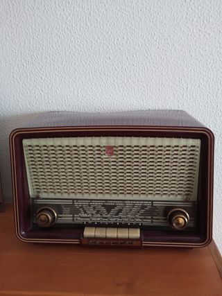 Radio antigua Philips