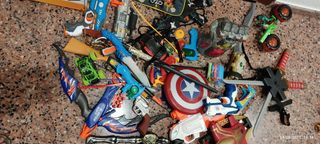 Lote juguetes niños: pistolas, juegos