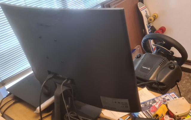 Monitor Samsung 27" Curvo con peana.